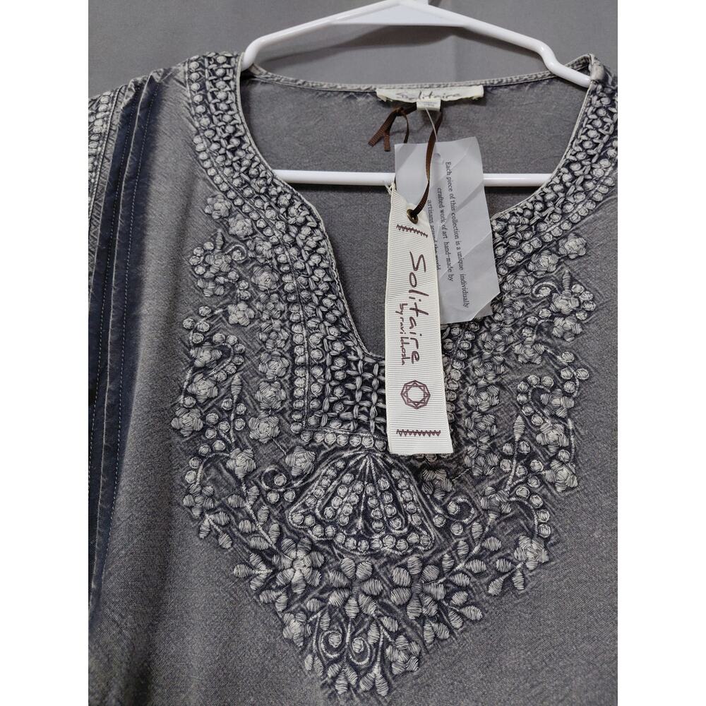 NWT Solitaire Gray Embroidered Beaded V-Neck Blouse Women Size XL - Picture 6 of 10